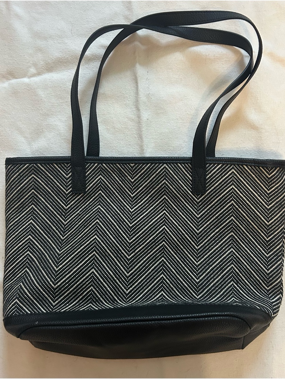 thirty-one Black and White Chevron Tote with Long Straps